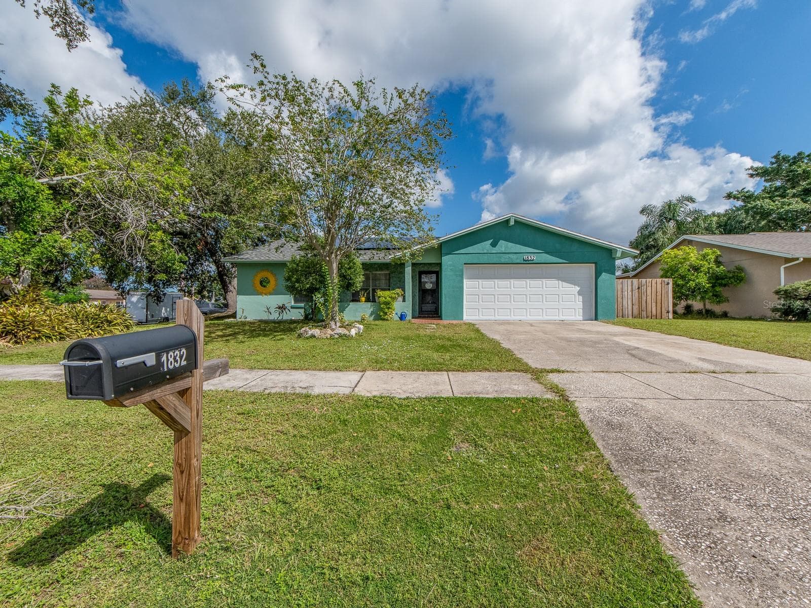 1832 Seton Dr photo 3