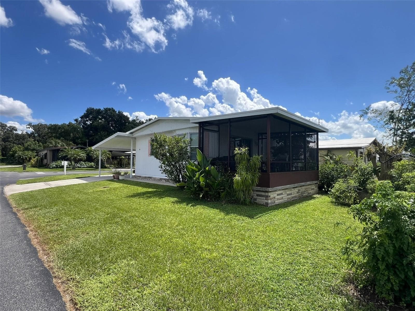 2055 S Floral Ave #15