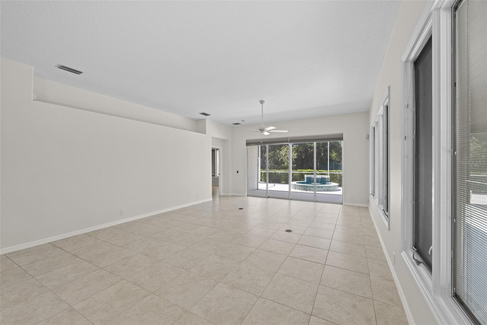 8628 54th Avenue Cir E photo 5