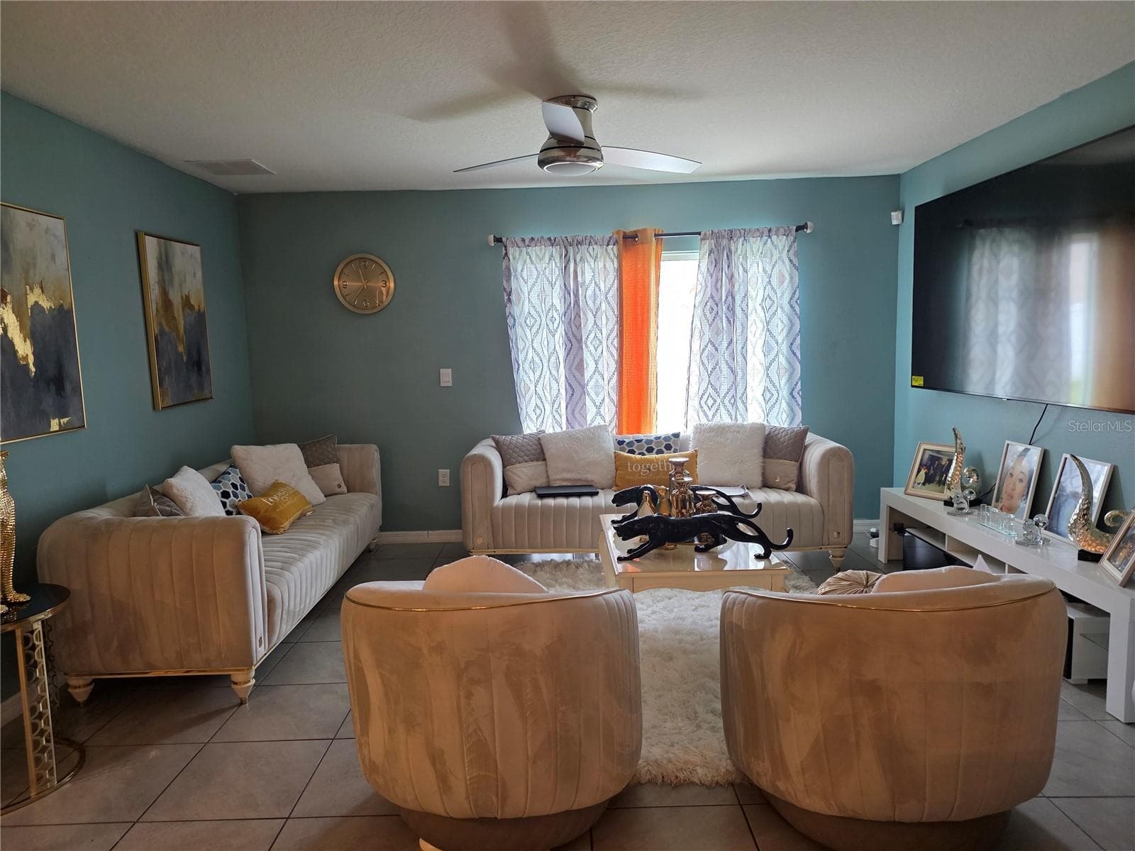 566 Sunlit Coral St photo 3