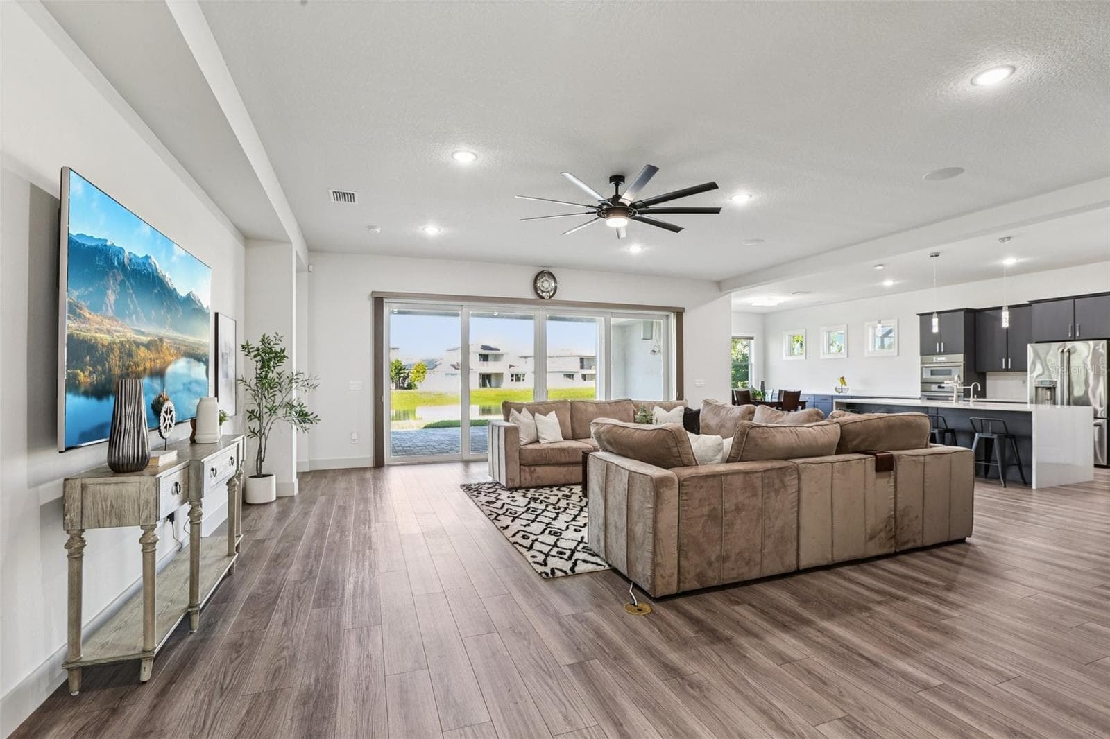 8743 Sanders Tree Loop photo 4