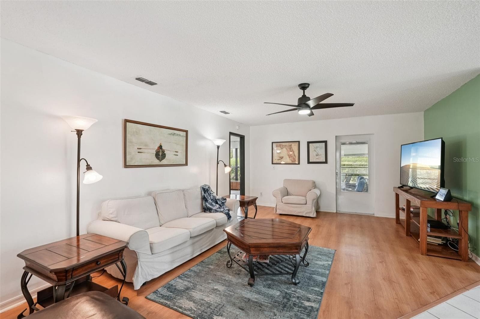 1604 Leland Dr photo 4