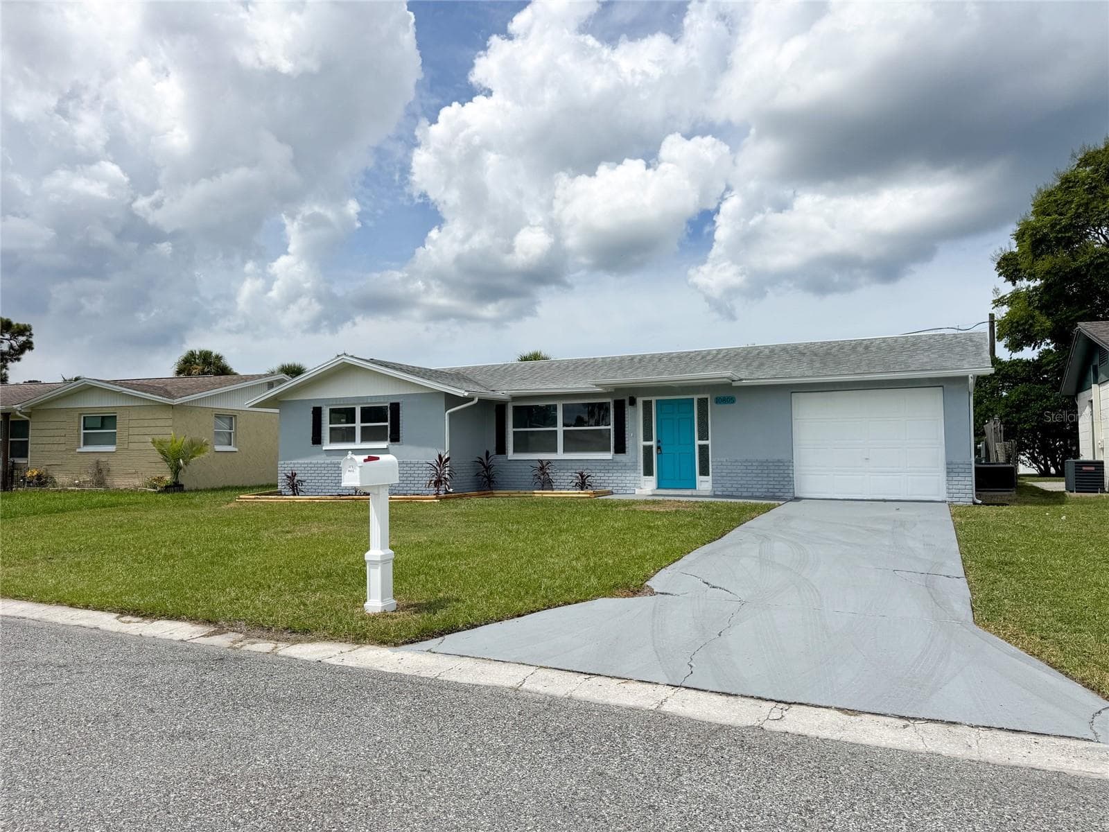 10805 Fillmore Ave photo 3