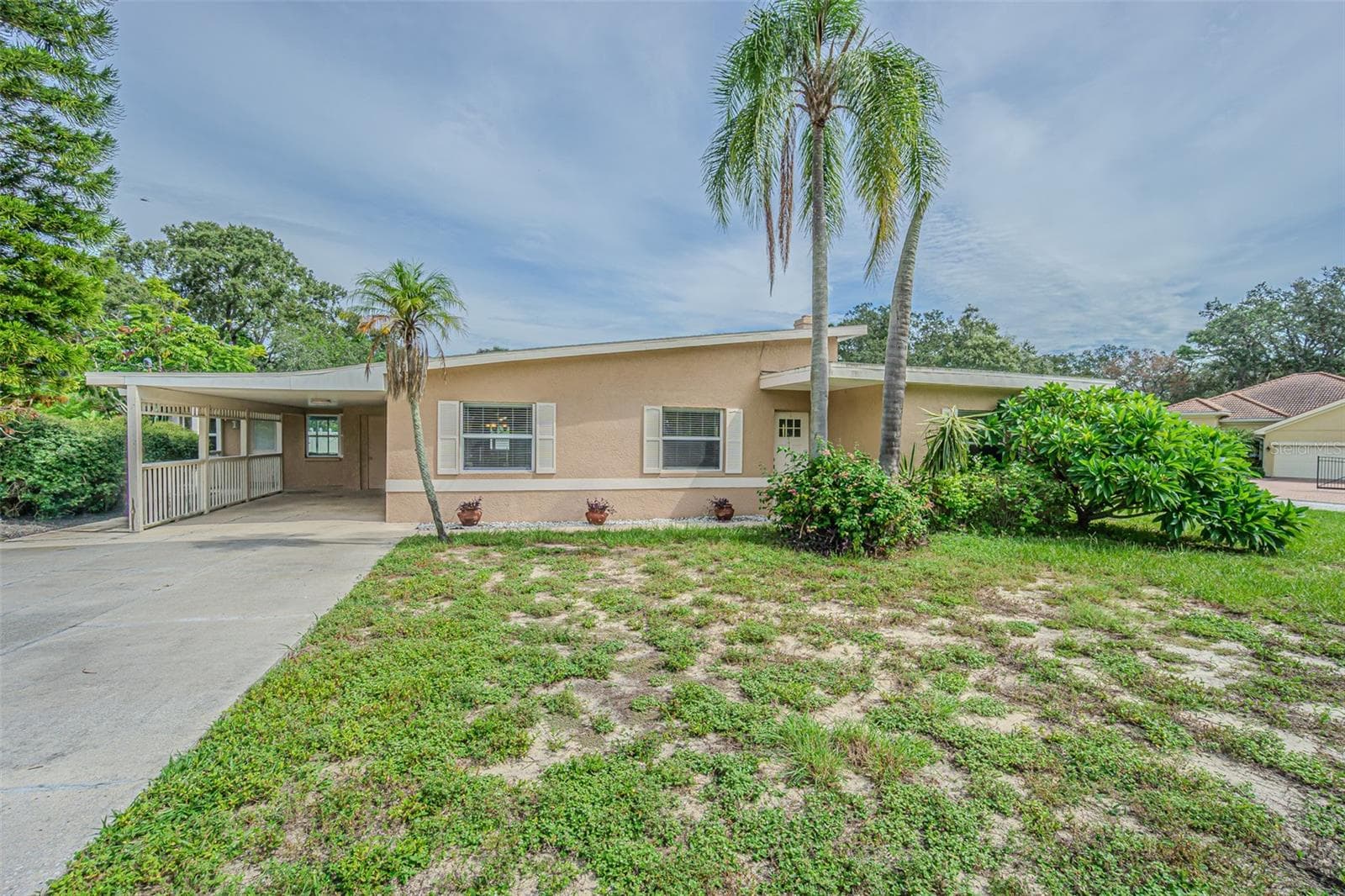 912 Riverside Dr photo 4