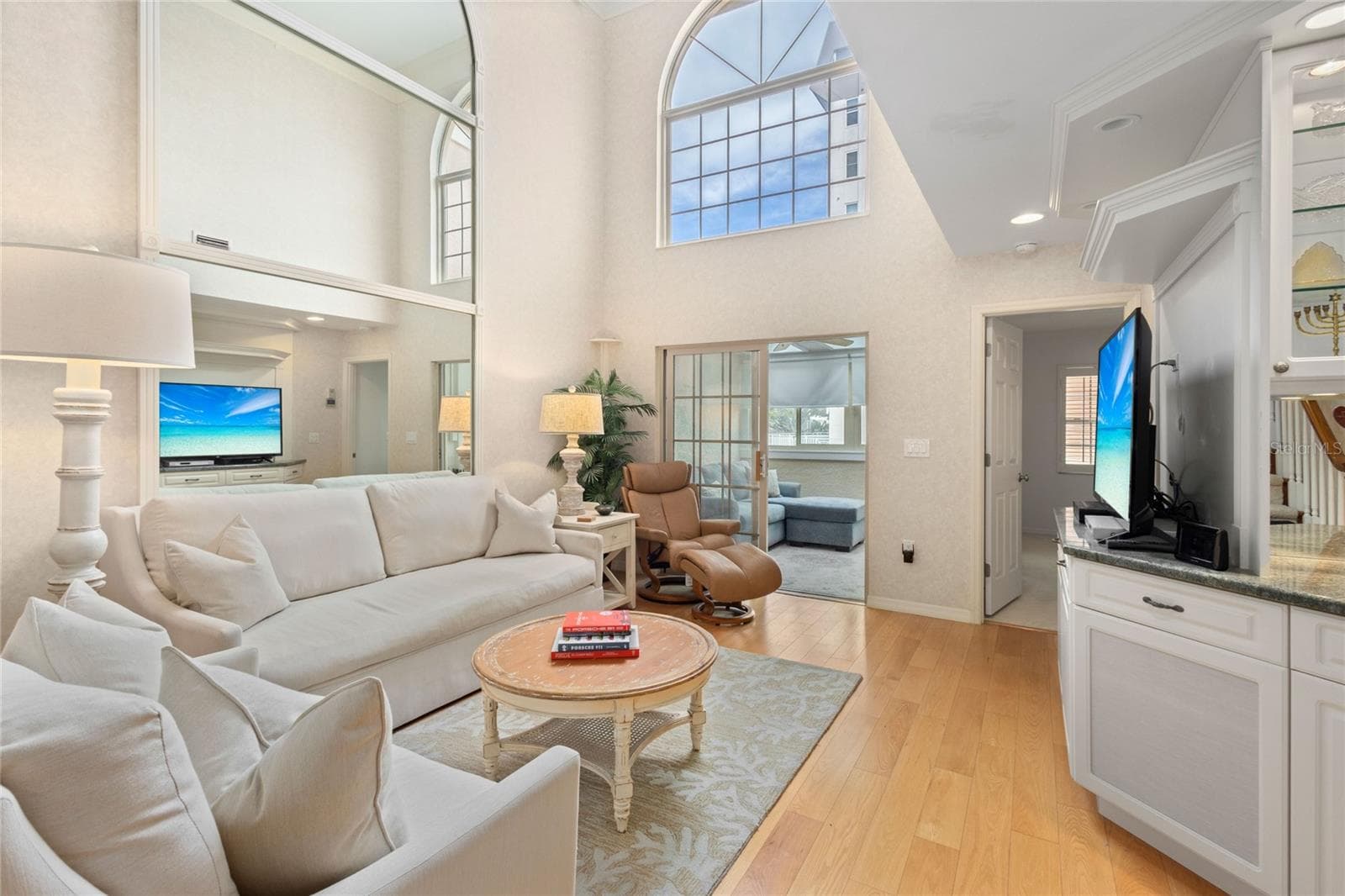 1161 Coquille St #206 photo 4