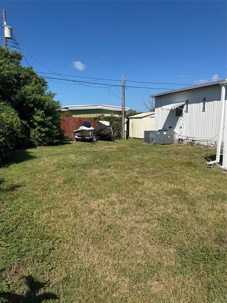 1837 Lullaby Dr photo 3