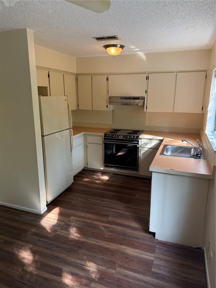 8013 Picketts CT #1 photo 3