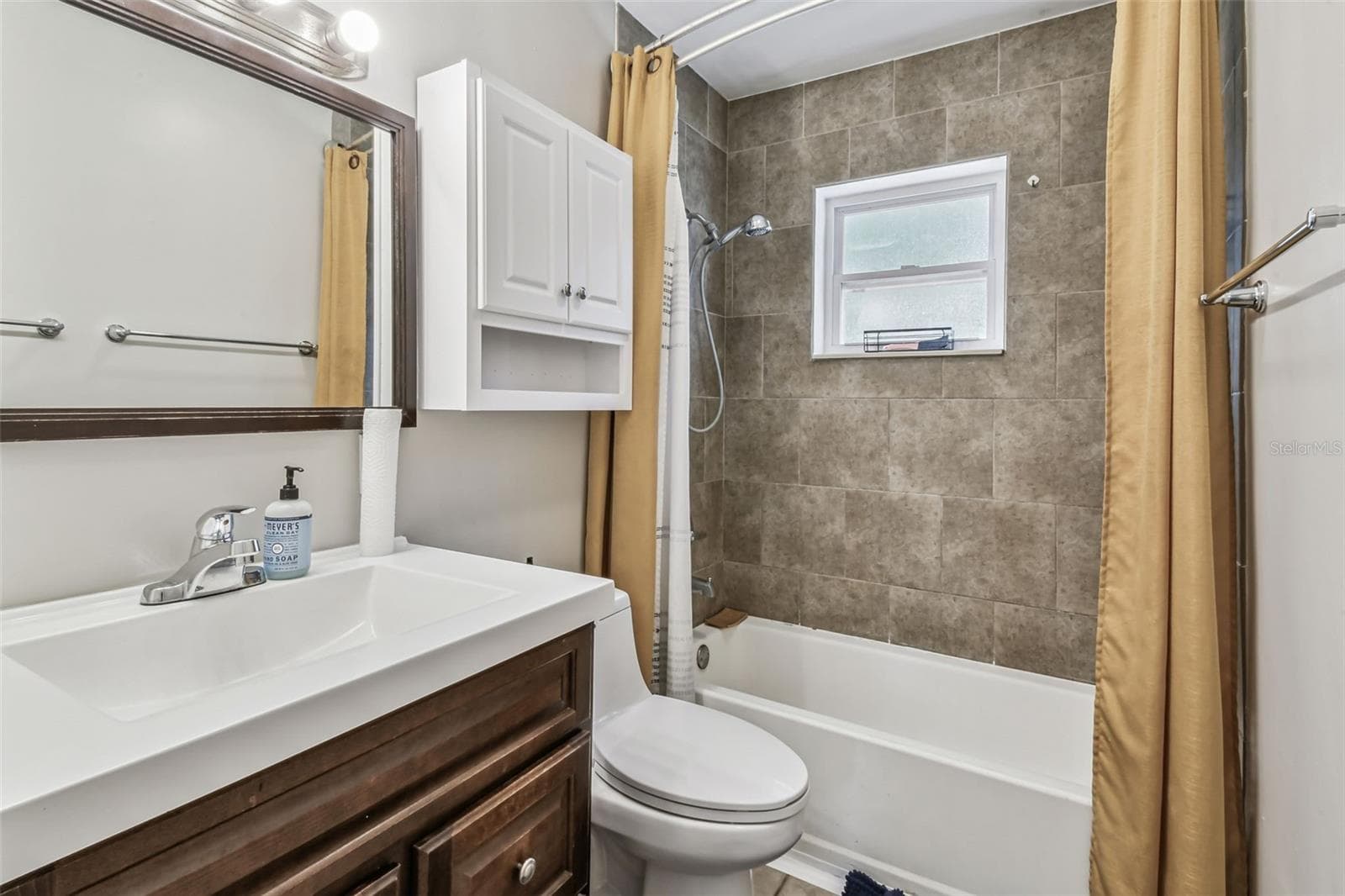 4419 Dolphin Dr photo 5