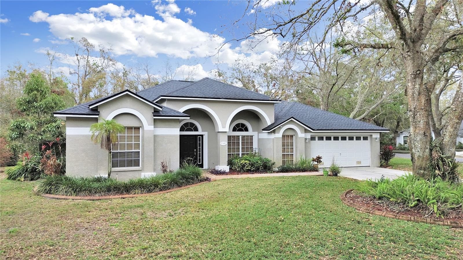 17307 Oak Ledge Dr