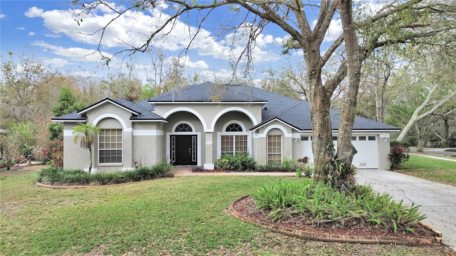 17307 Oak Ledge Dr photo 4