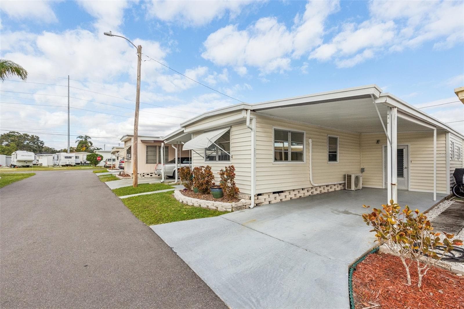 1600 N Old Coachman Rd #311