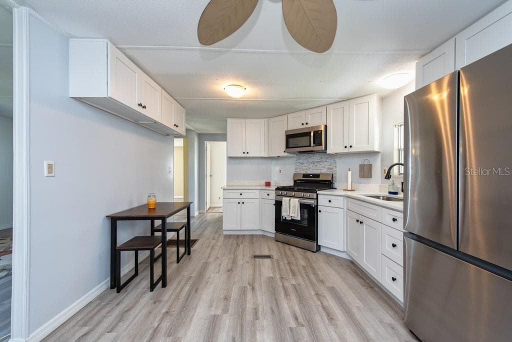 3920 Kim Dr photo 4