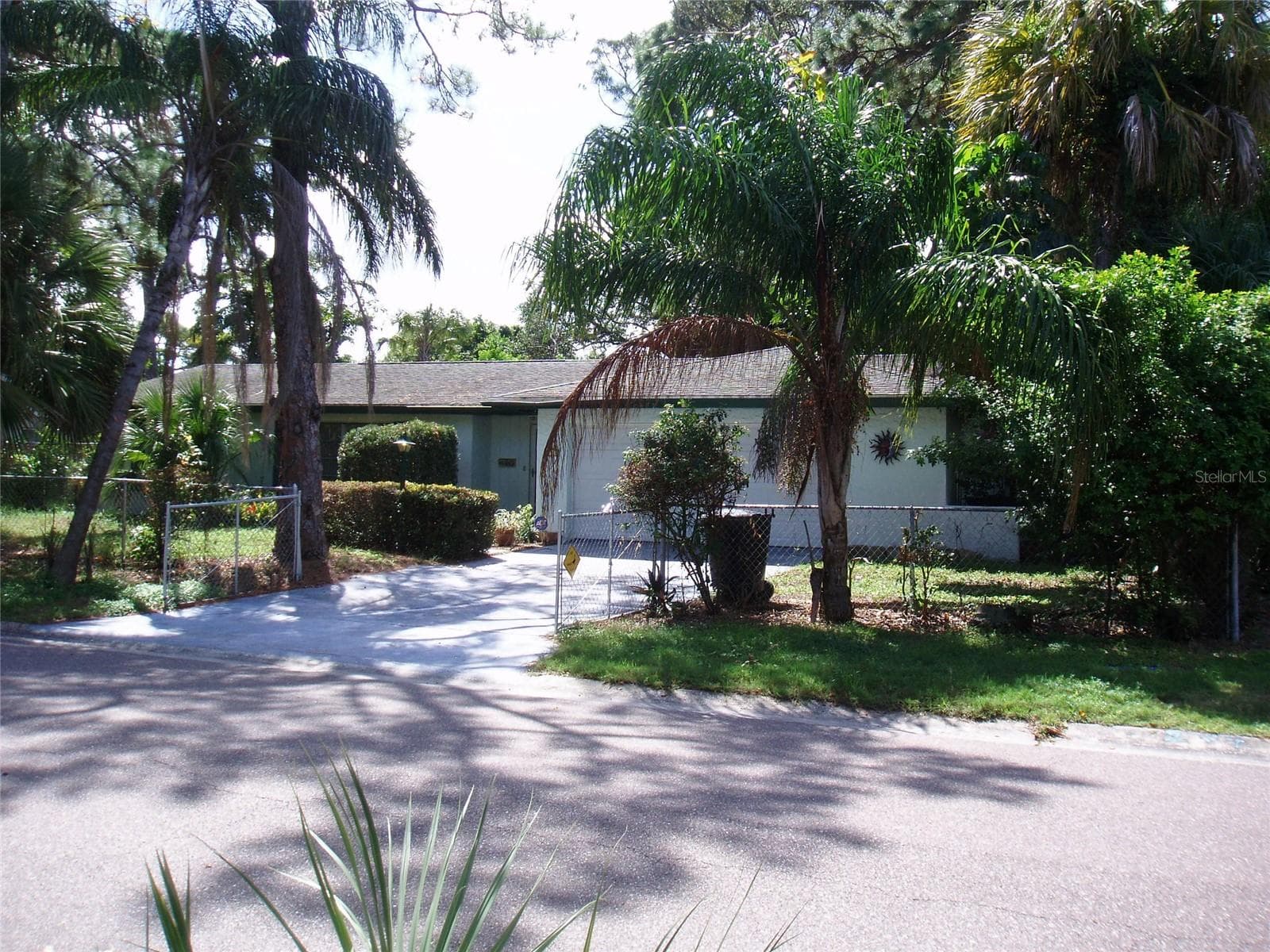 120 SW Monroe Cir N