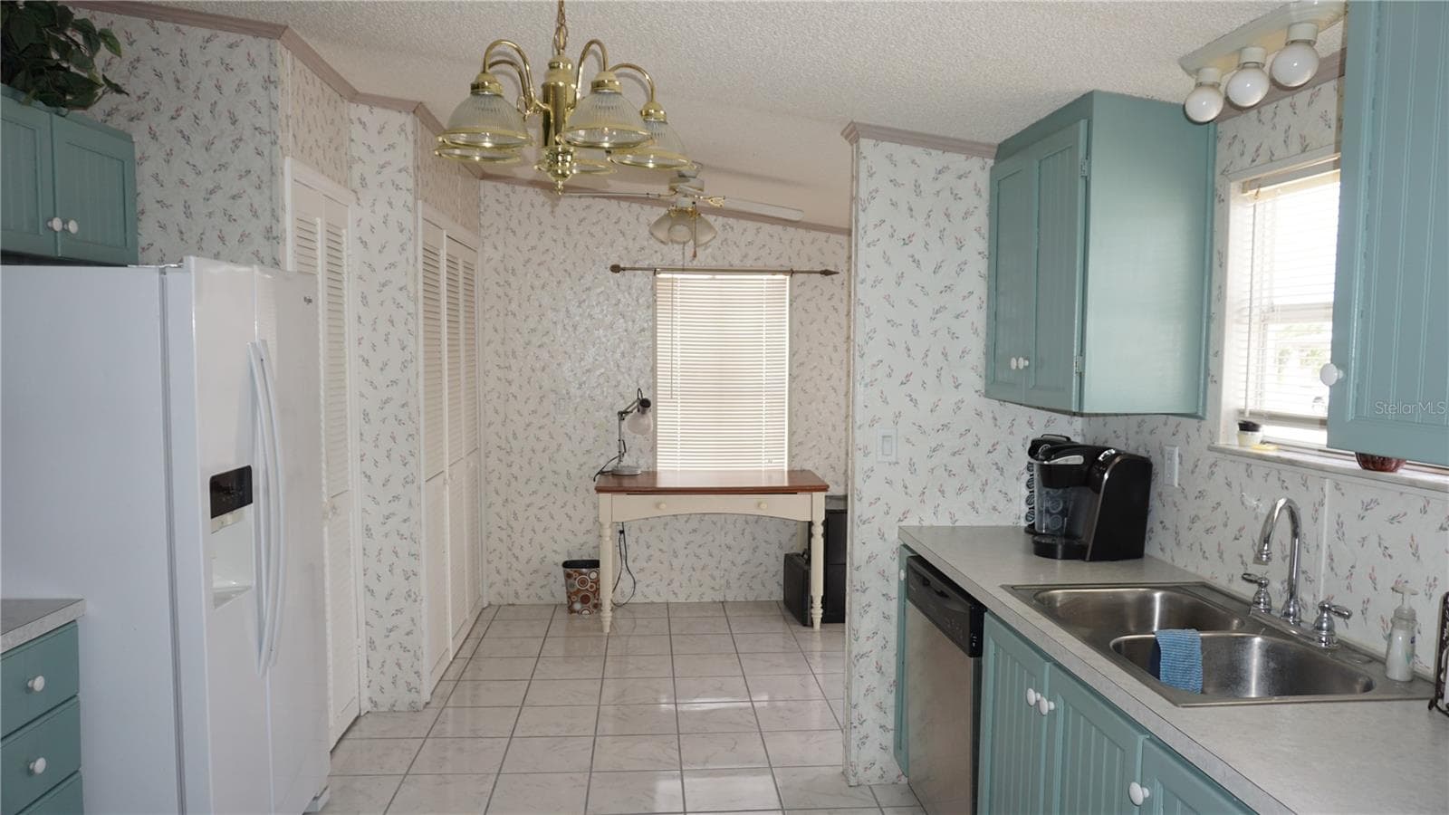 12023 Longhorn Dr photo 3