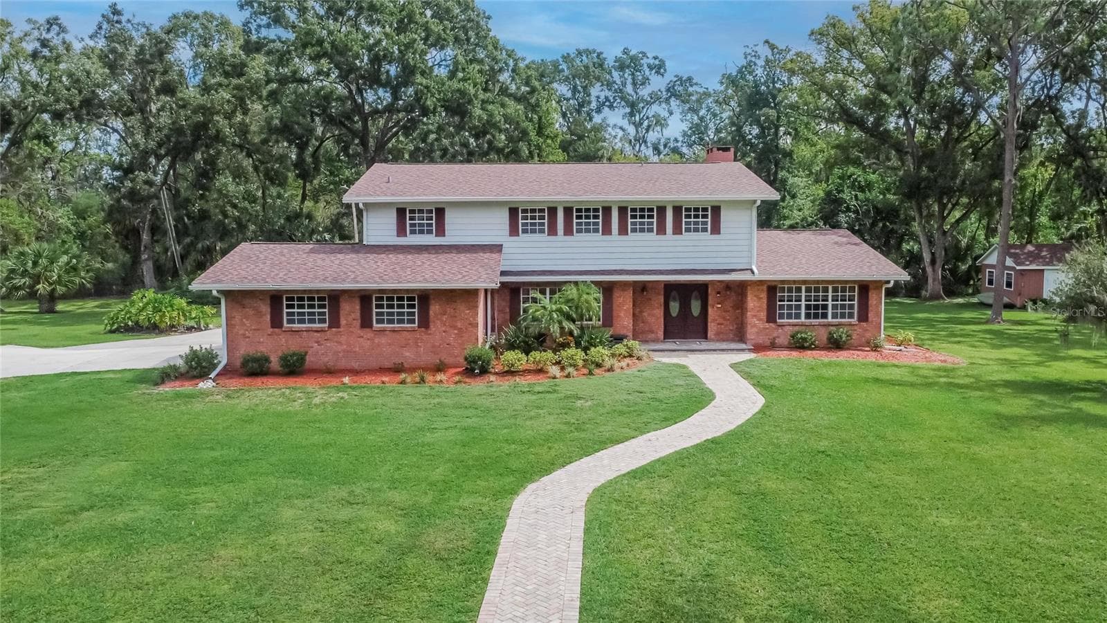 1502 Azalea St photo 4