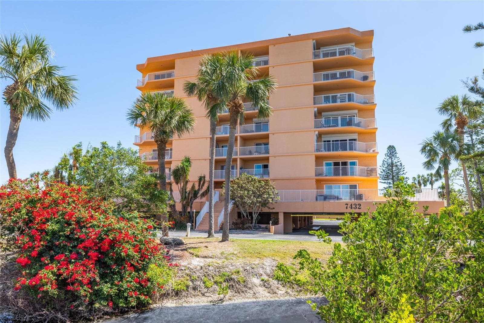 7432 Sunshine Skyway Ln S #506