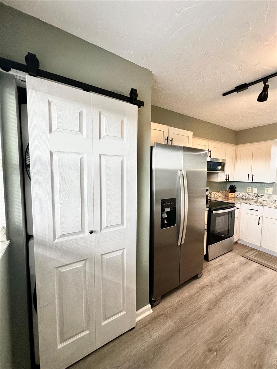 800 Cove Cay Dr #4F photo 4