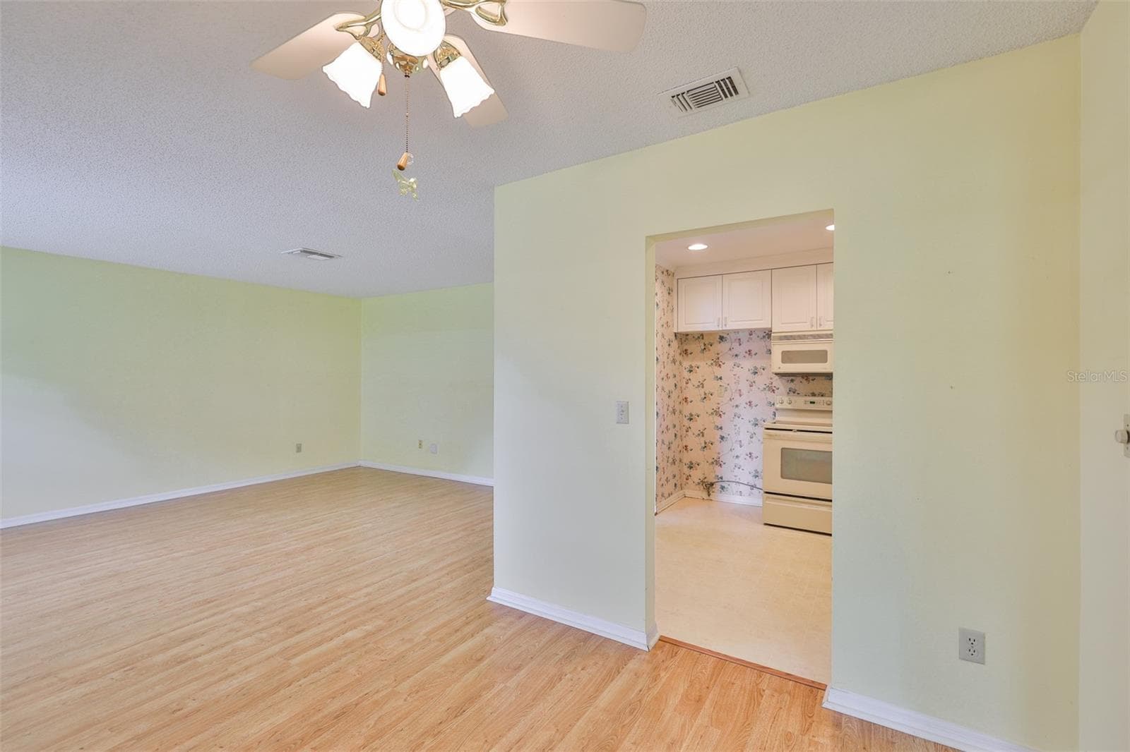 1908 Canterbury Ln #20 photo 3