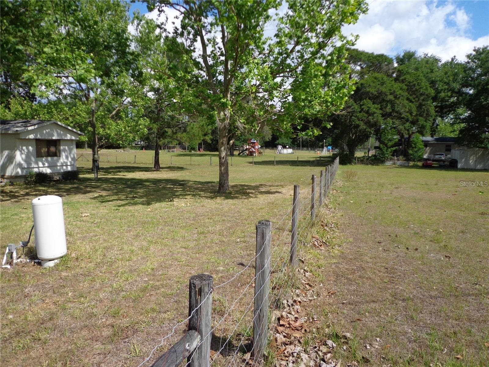 17911 Orange Dr photo 3