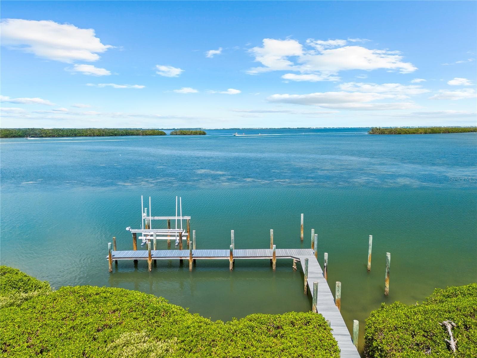 757 Hideaway Bay Dr photo 4