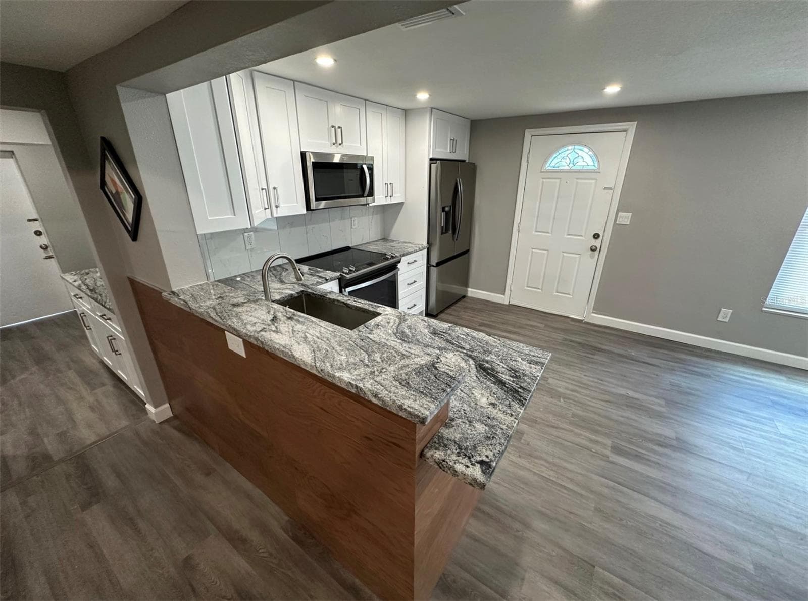 2301 Trelain Dr S photo 5