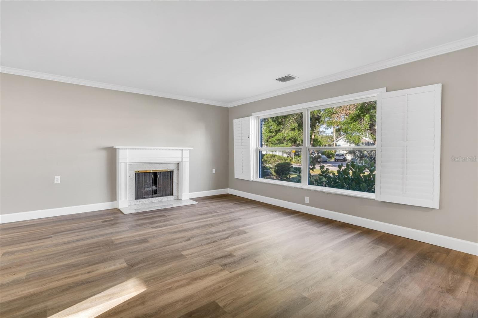216 S Shore Crest Dr photo 3