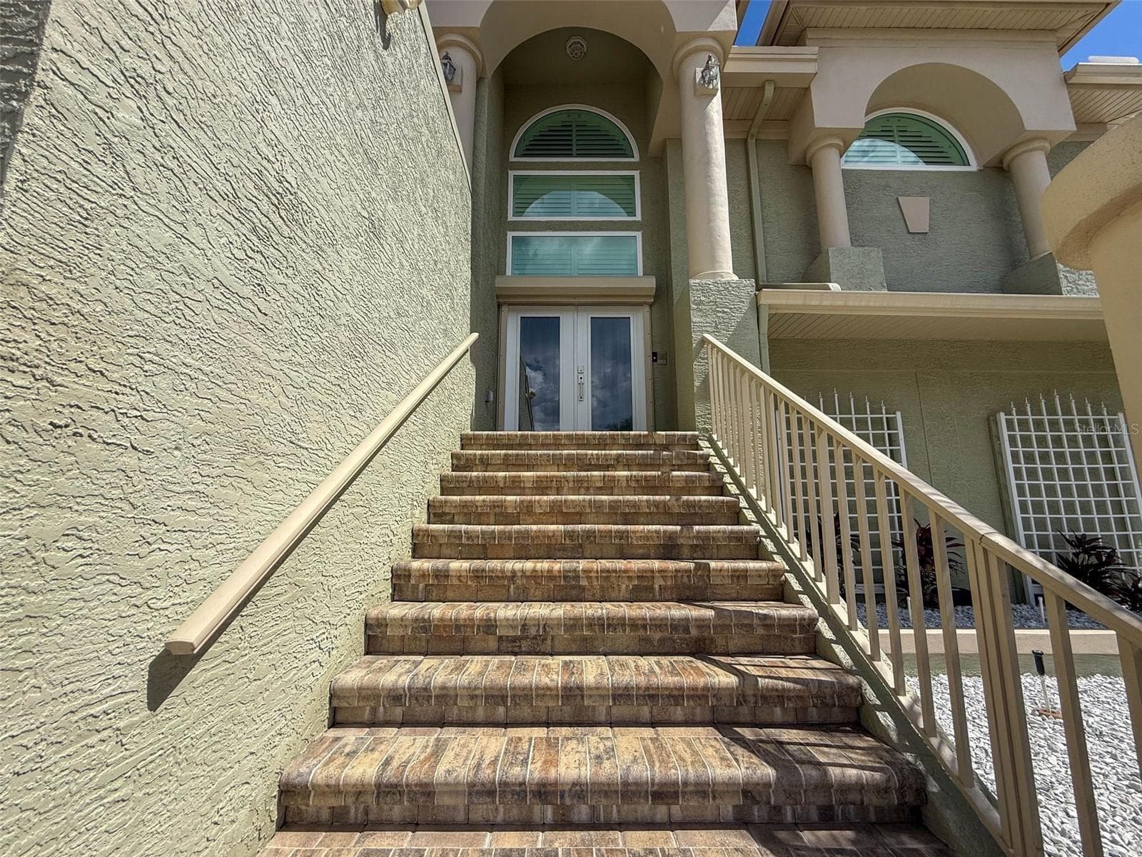13552 Claudia Dr photo 3