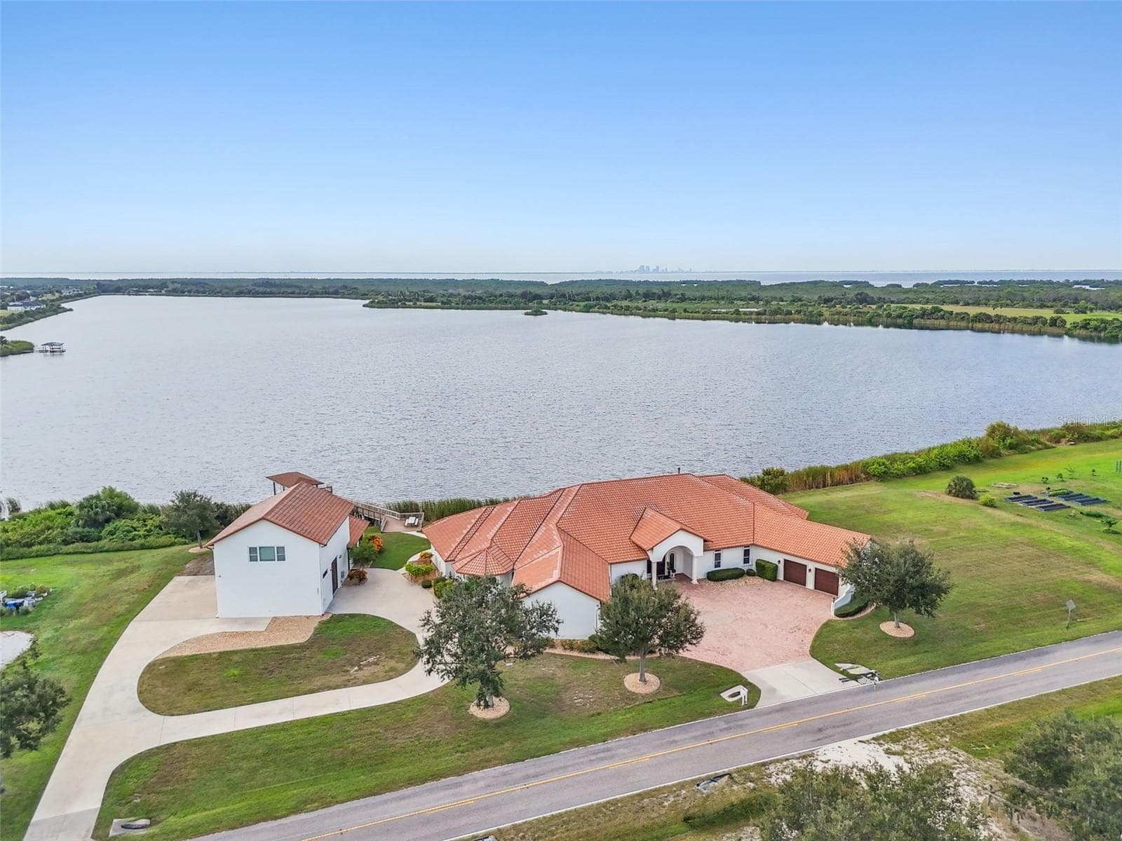3215 Gulf City Rd photo 4