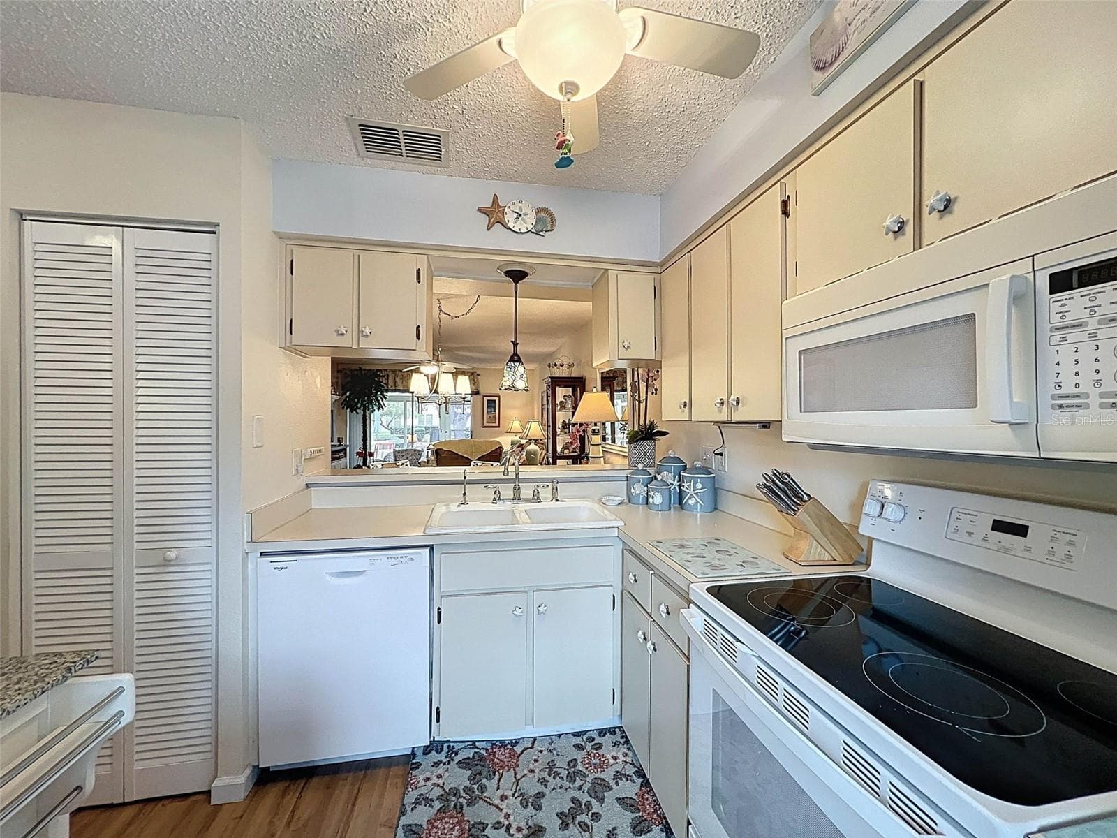 6433 Tina Dr #12 photo 5