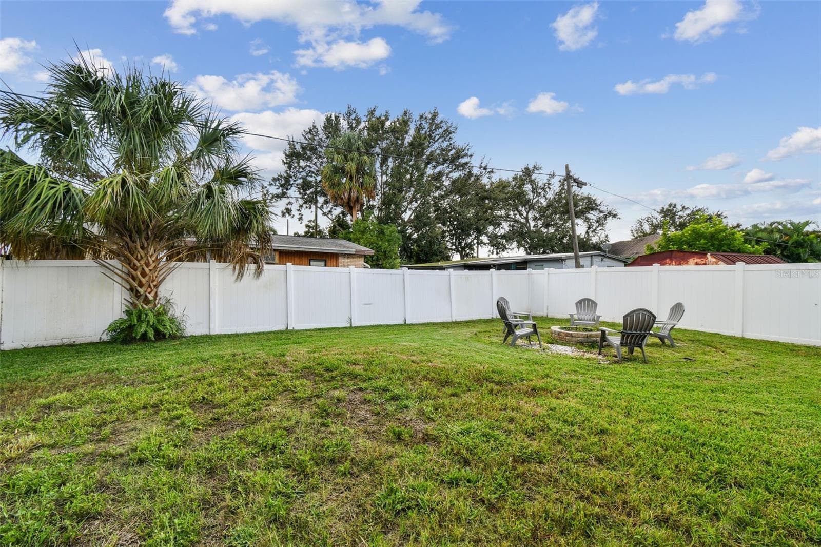 4722 W Bay Ave photo 3