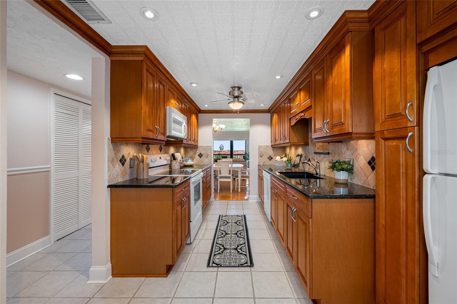 3400 Cove Cay Dr #7C photo 5