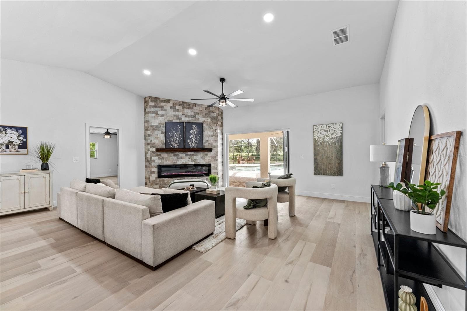 10204 Tranquil Ln photo 5