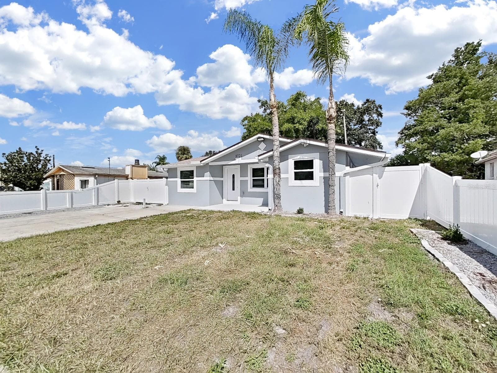 8721 N River Forest Cir