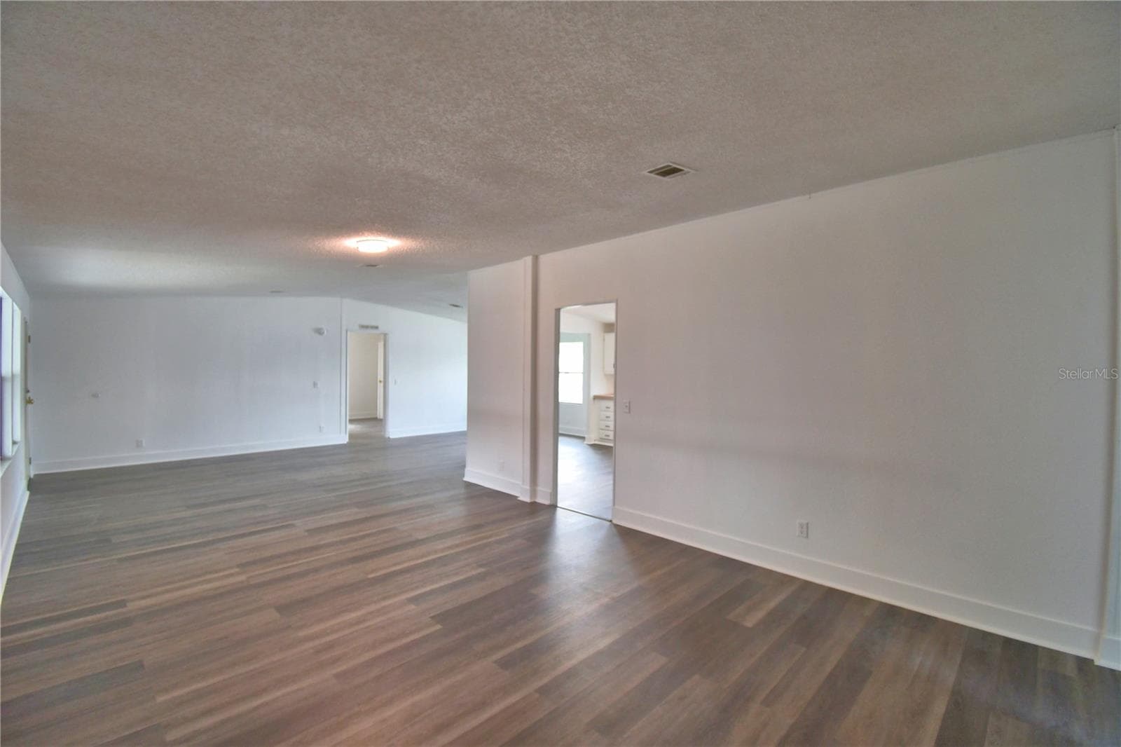 306 Townbridge Dr photo 4