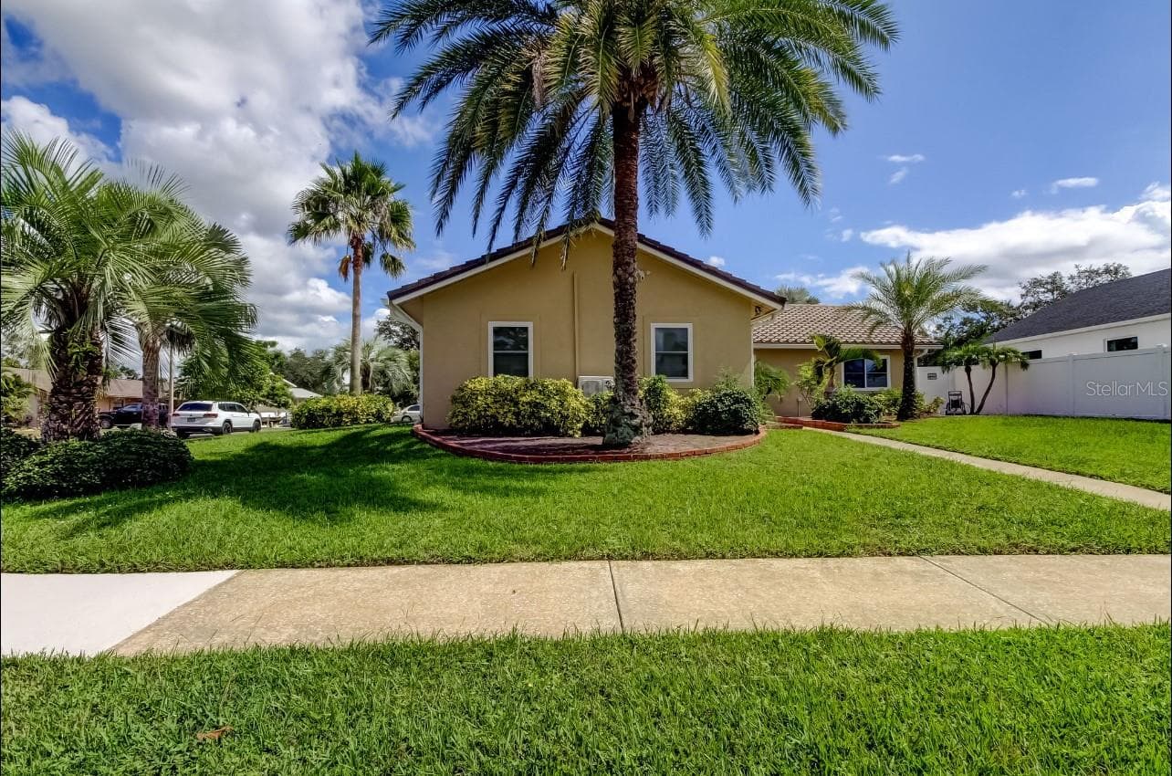 4831 Blue Jay Cir photo 3