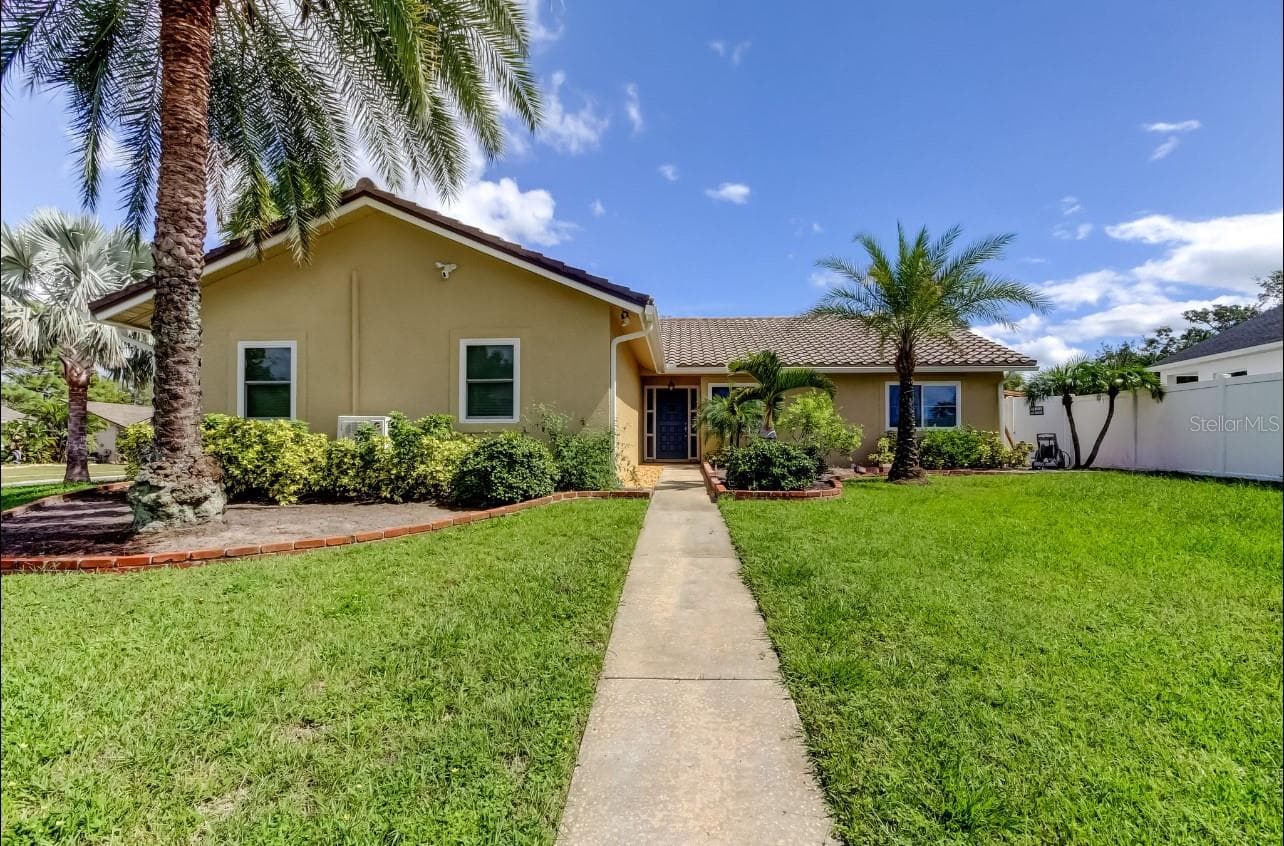 4831 Blue Jay Cir photo 4