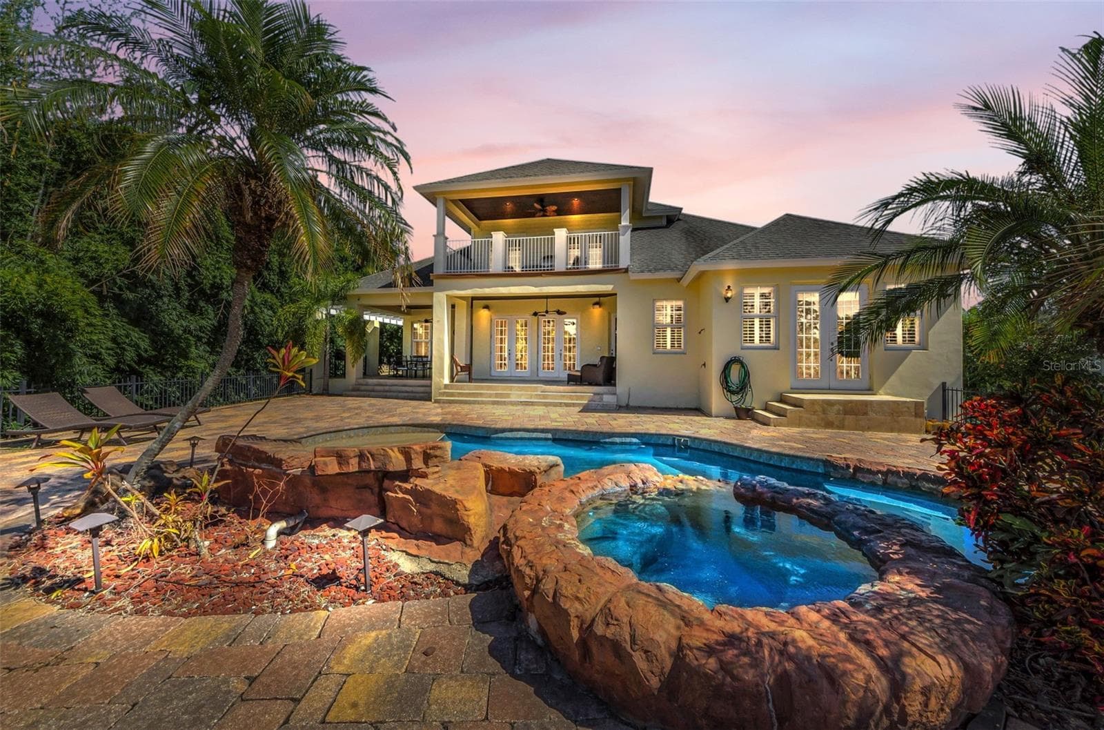 3143 Pineview Dr