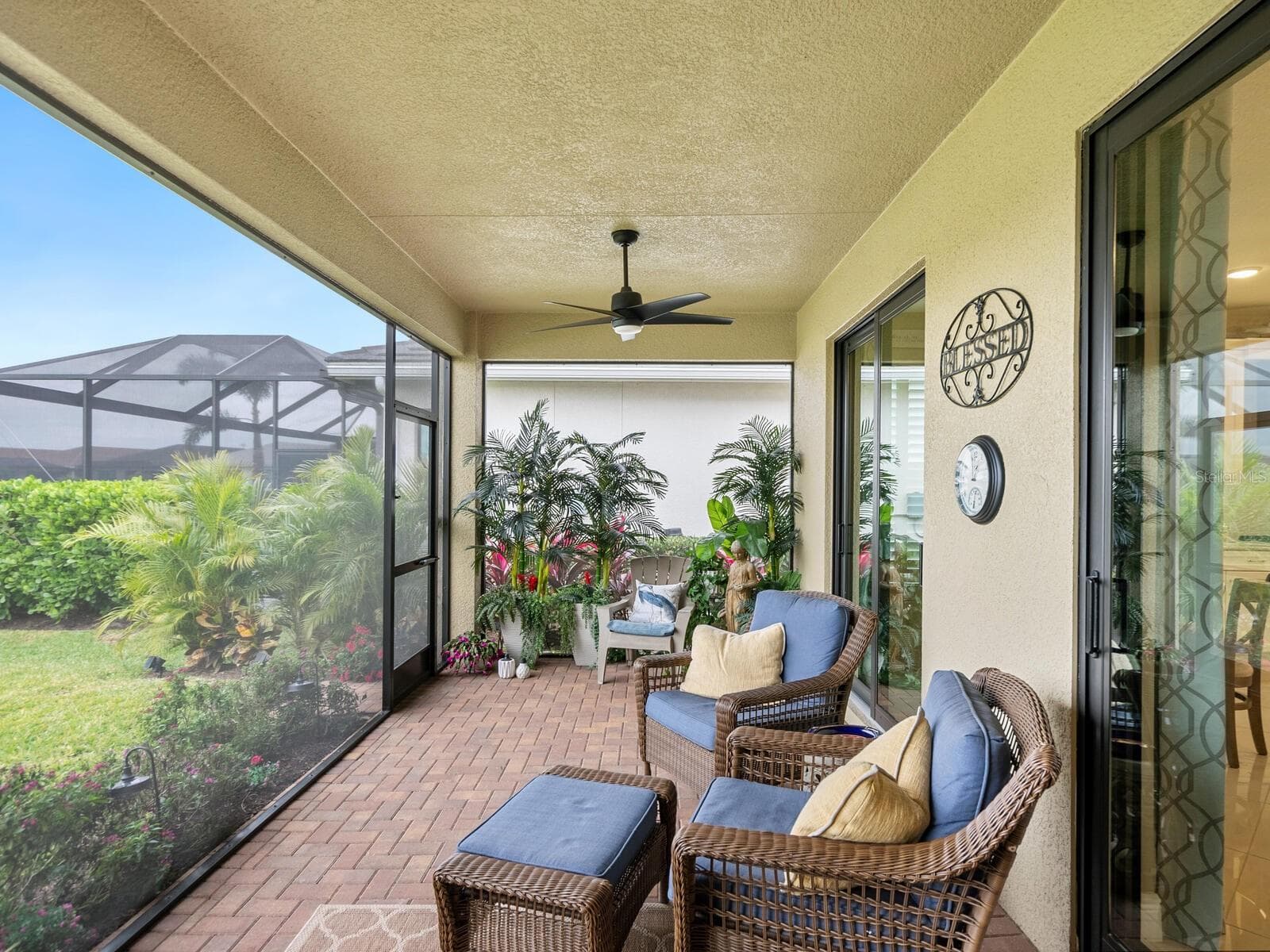 4925 Surfside Cir photo 3