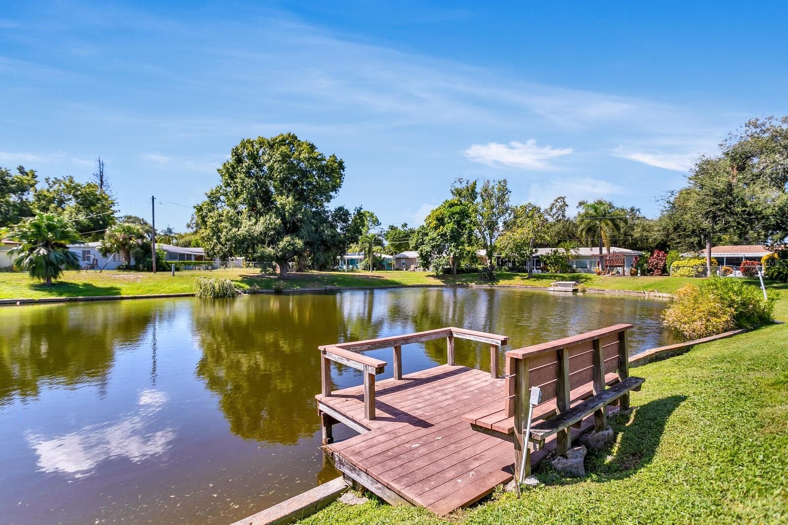 4864 Lake Charles Dr N photo 4