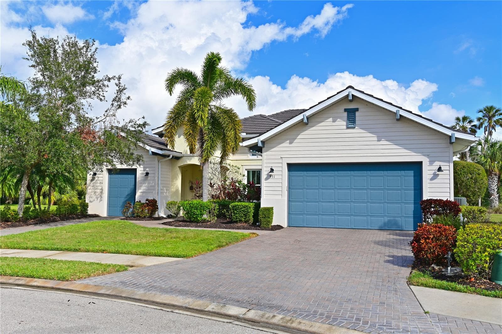 931 Mangrove Edge CT photo 4