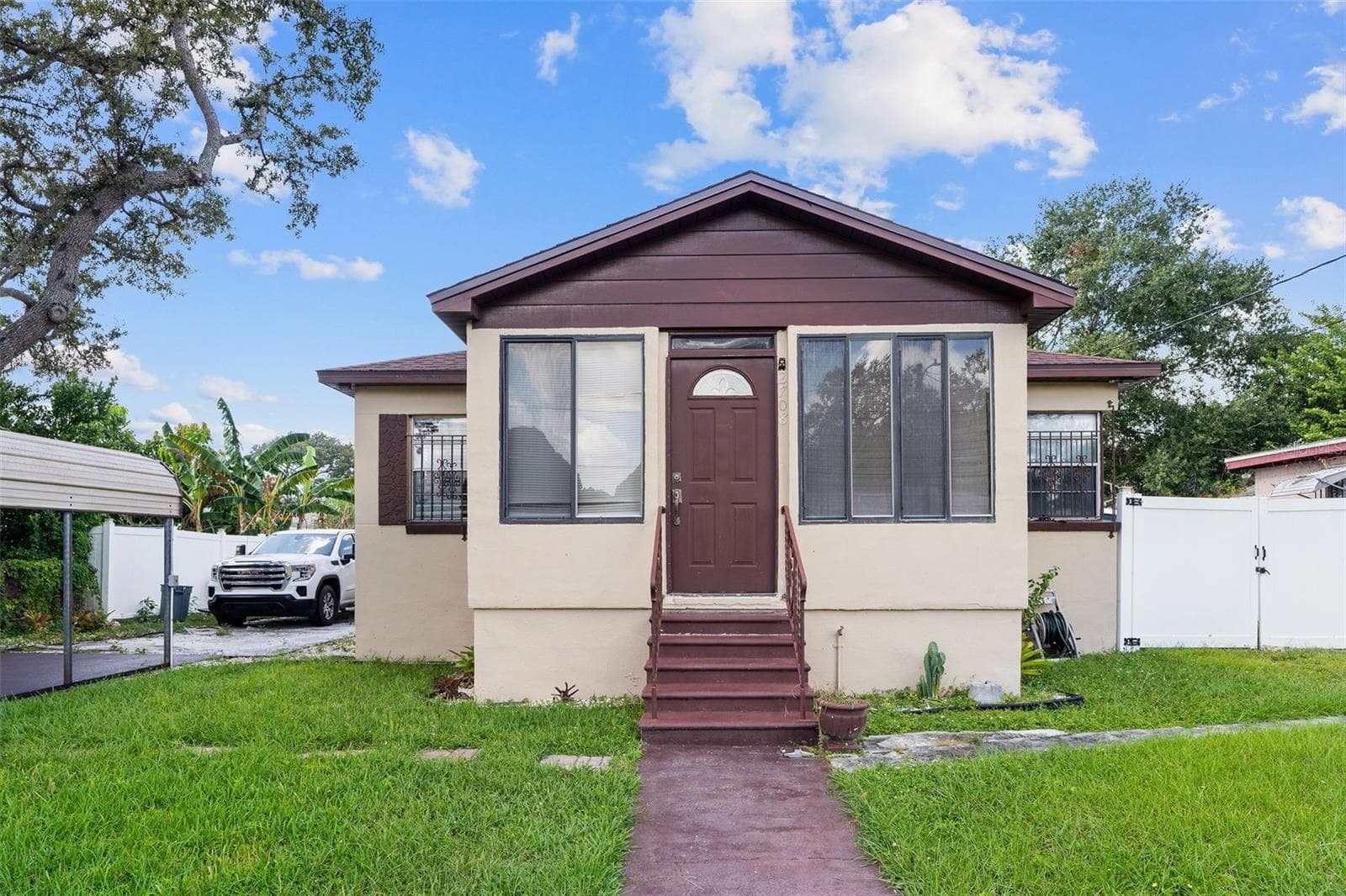 2708 N Matanzas Ave