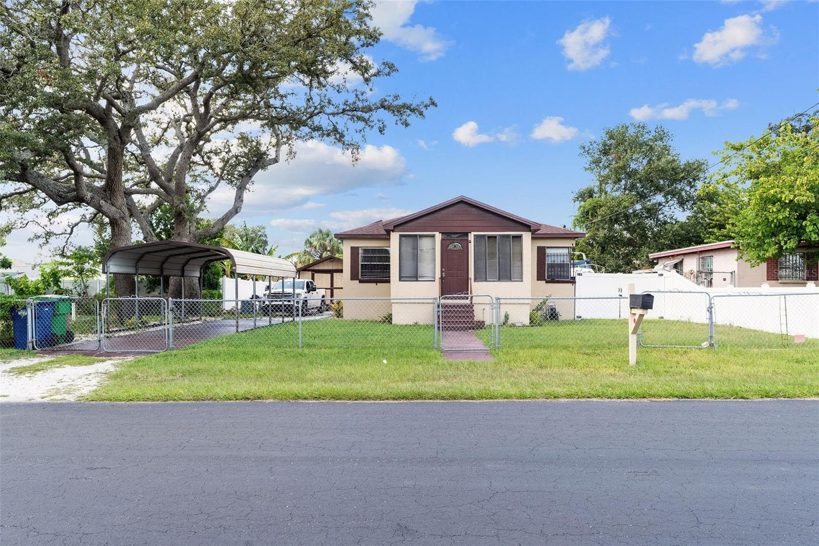 2708 N Matanzas Ave photo 4