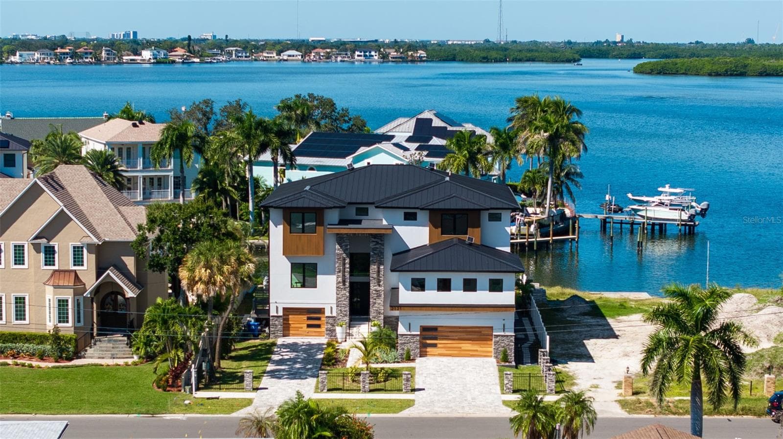 2121 Bayou Grande Blvd NE