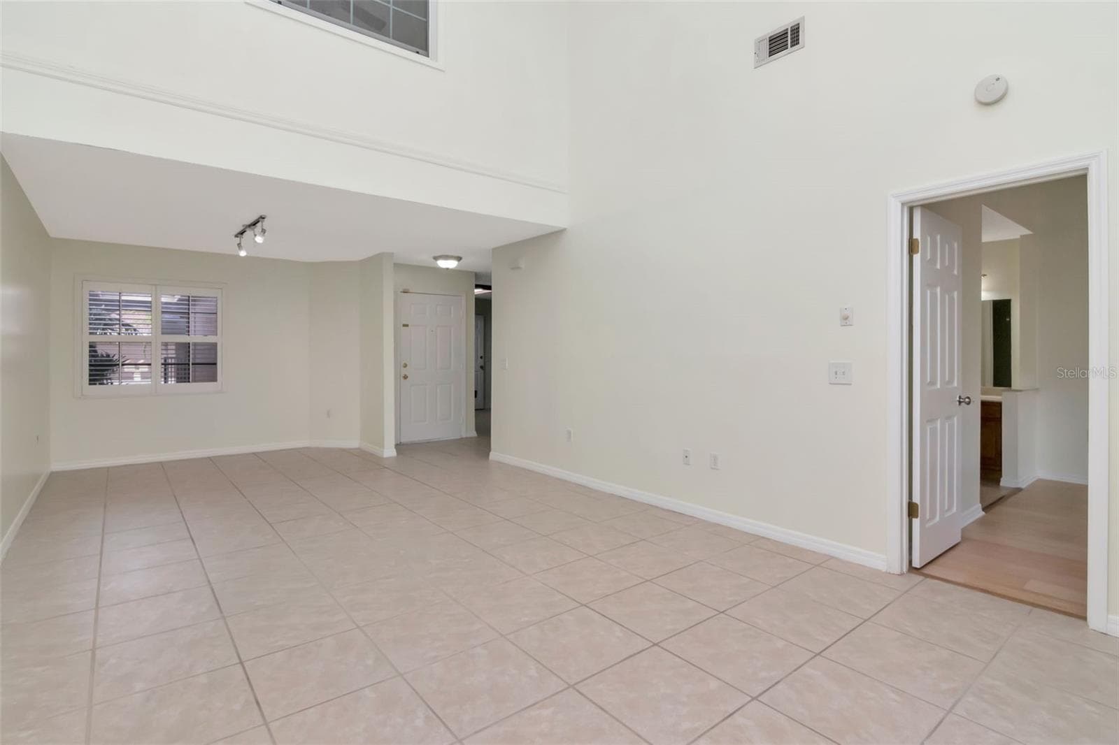 10417 Saint Tropez Pl #103 photo 4