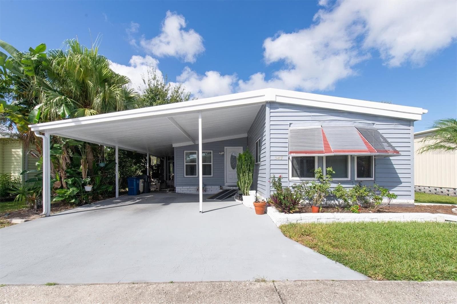 347 Canal Way photo 3