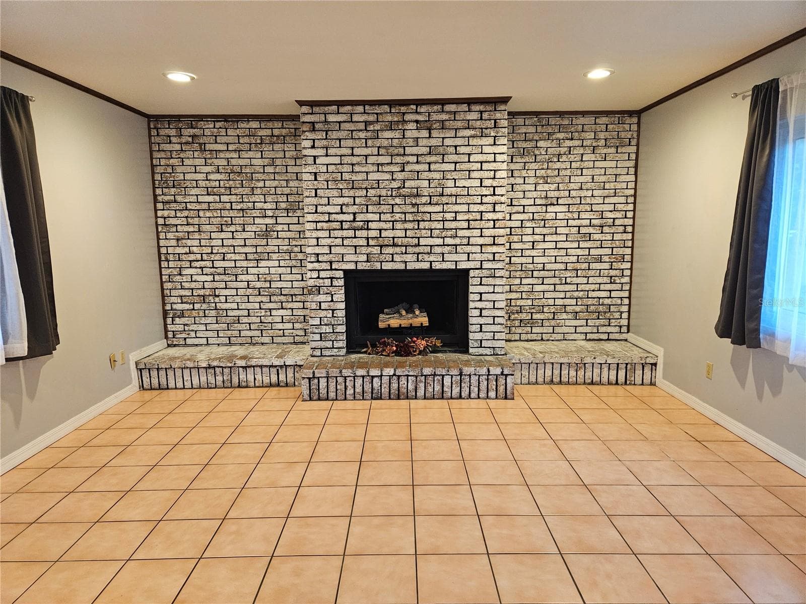 1212 Blake Ave photo 4