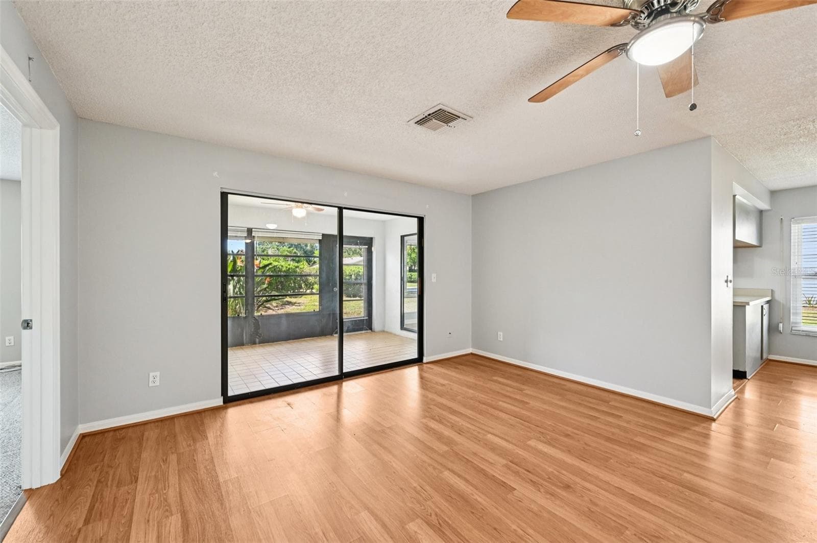 2421 Lancaster Dr photo 5