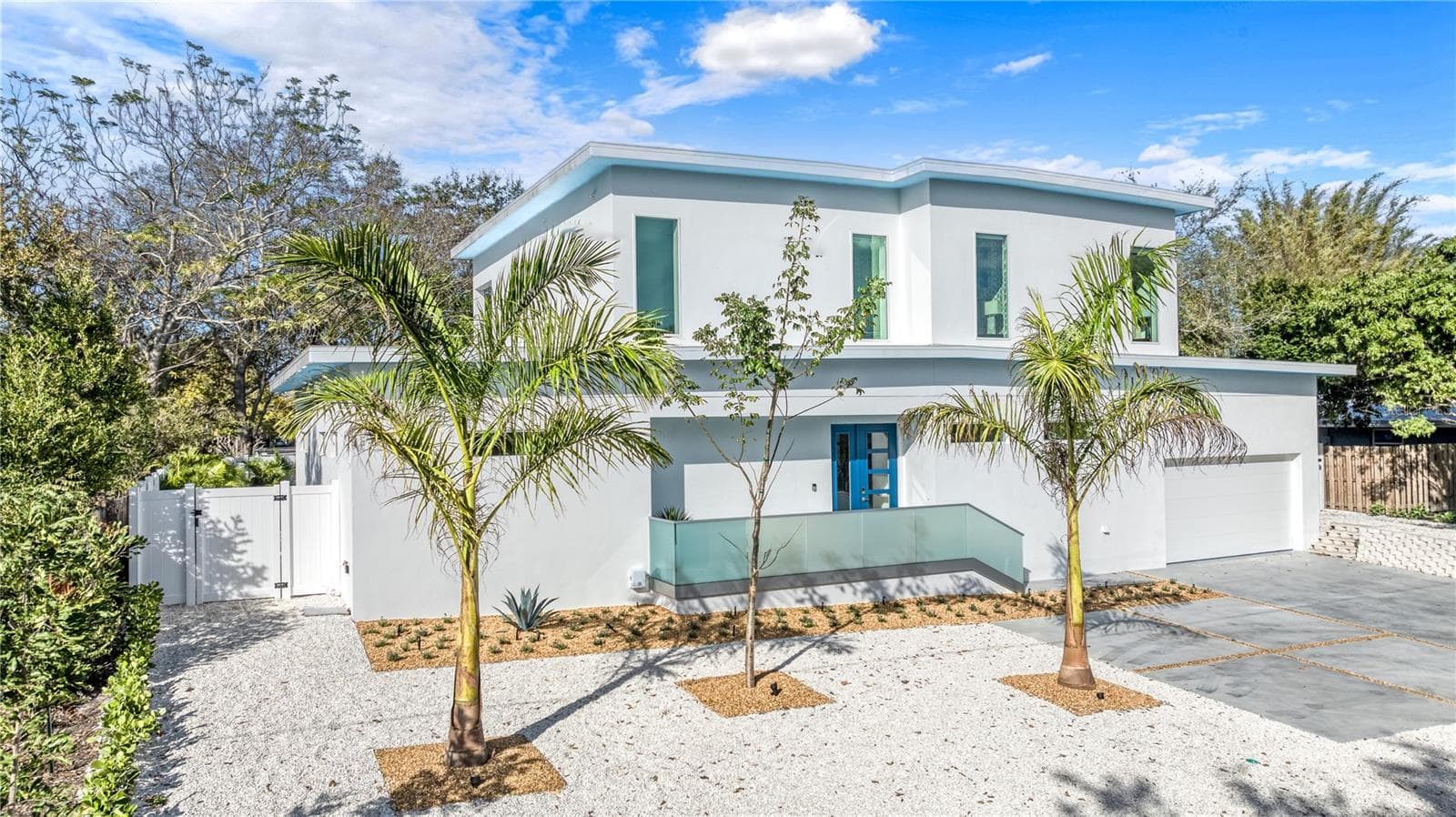 2585 Clematis St photo 3
