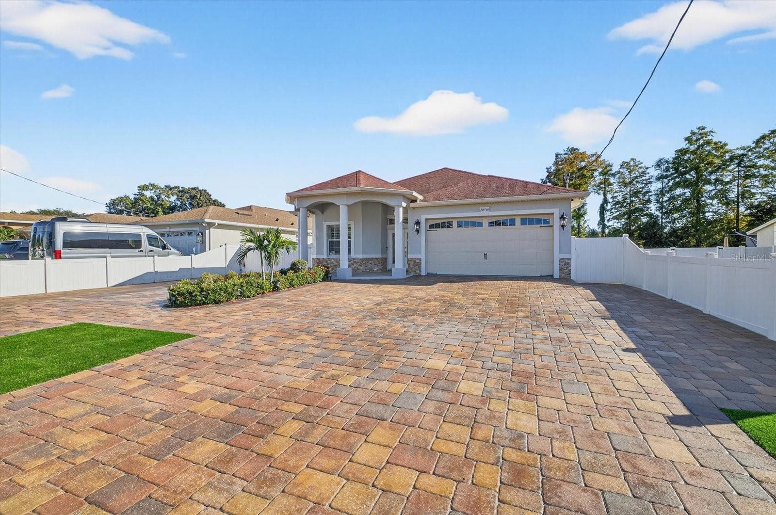 3914 Sligh Ave photo 4