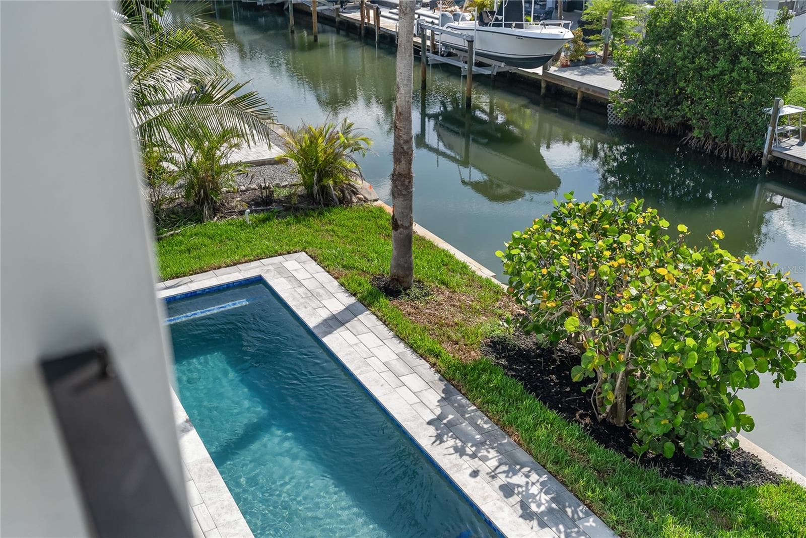 530 DE Narvaez Dr photo 5